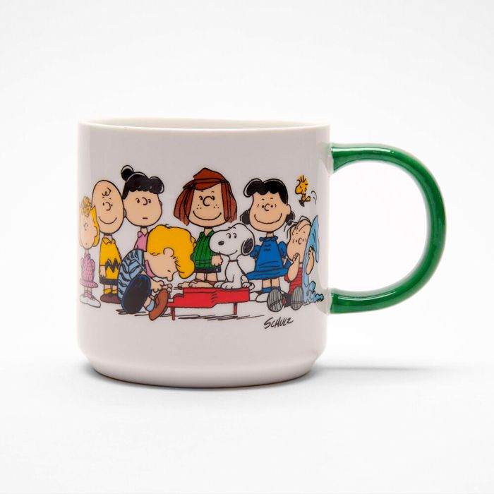 Snoopy Mug - Peanuts Gang & House