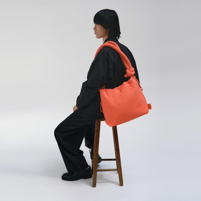 Buy the Ölend Ona Soft Bag Coral | Free UK Delivery