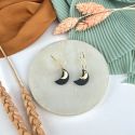 Aloë Black Clay Crescent Moon Hoop Earrings