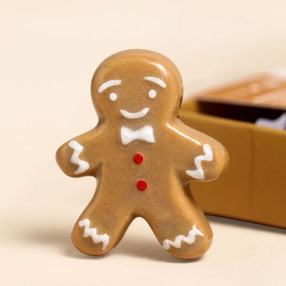 Lisa Angel Tiny Matchbox - Christmas Gingerbread Man 