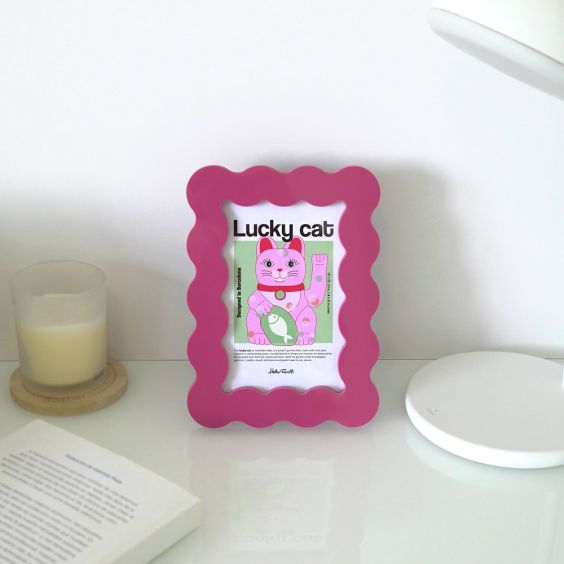 Helio Ferretti Petal Photo Frame 10x15cm - Magenta