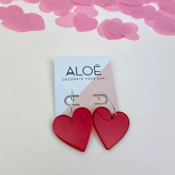 Aloë Acrylic Red Heart Hoop Earrings