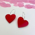 Aloë Acrylic Red Heart Hoop Earrings