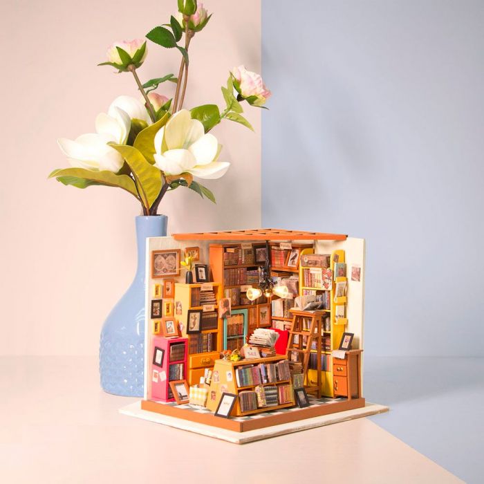 Rolife Sam's Study DIY Miniature House Kit